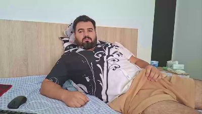DaddyBear18 live cam on Cam4