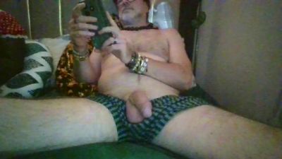 DaddyNextRoom75 live cam on Cam4