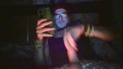 DaddyNextRoom75 live cam on Cam4