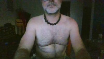 DaddyNextRoom75 live cam on Cam4
