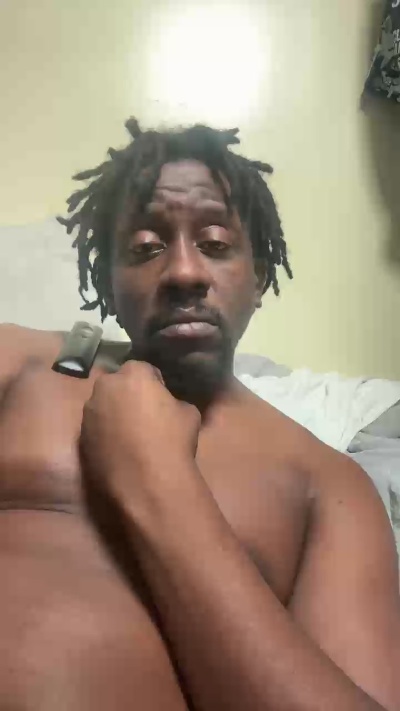 Daddyduemoore live cam on Cam4