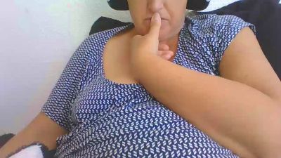 Daeneris52 live cam on Cam4
