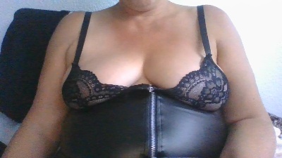 Daeneris52 live cam on Cam4