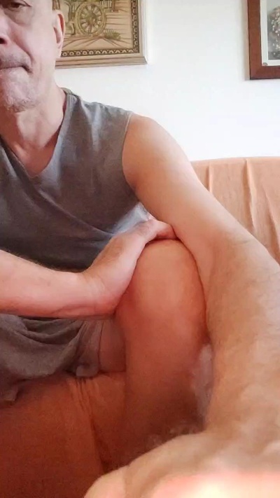 Dagiu2019 live cam on Cam4