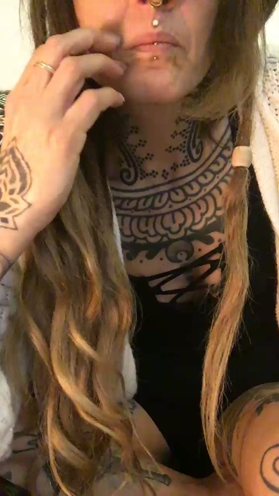 DahliaMoon webcam femeie live din Regatul Unit