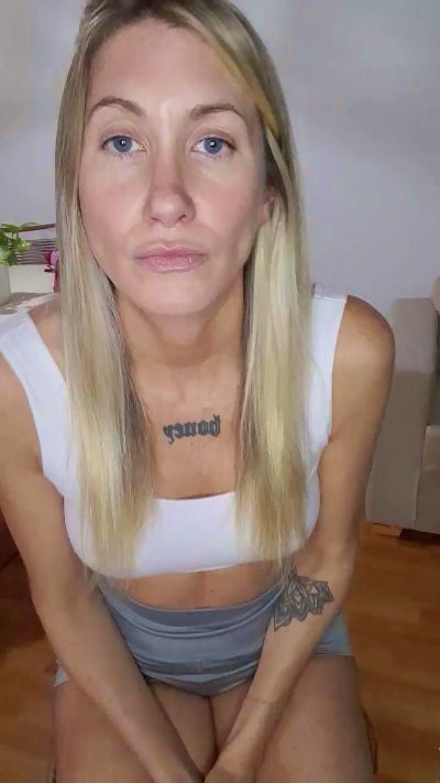 Daianaba live cam on Cam4