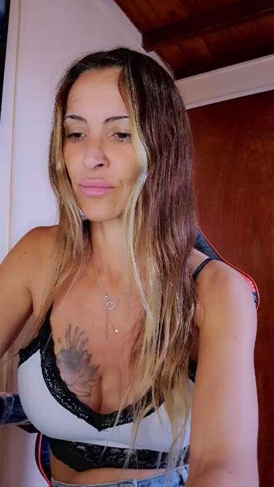 Daianamoon live cam on Cam4
