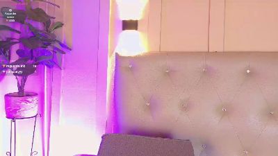 Daiisy_kiss live cam on Cam4