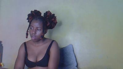 Daisyy_Delight live cam on Cam4