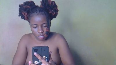 Daisyy_Delight live cam on Cam4