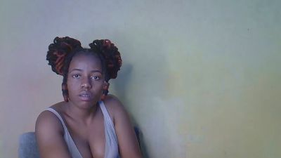 Daisyy_Delight live cam on Cam4