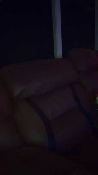 DaleEarnHard live cam on Cam4