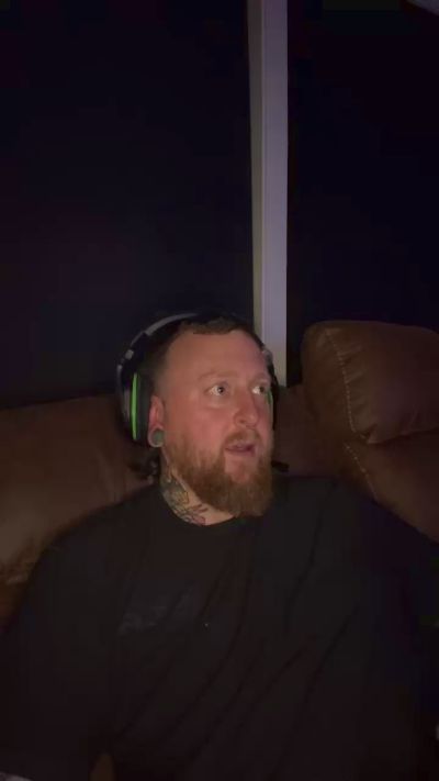 DaleEarnHard live cam on Cam4