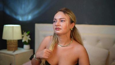 DaliaParis live cam on Cam4
