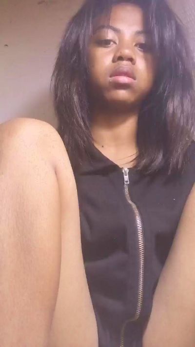 Daliah02 live cam on Cam4