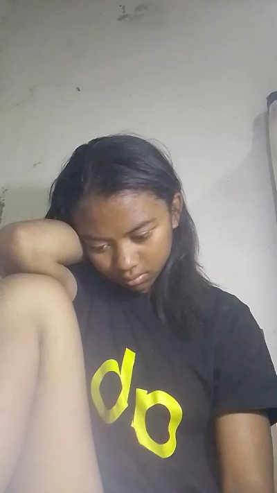 Daliah02 live cam on Cam4
