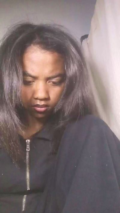Daliah02 live cam on Cam4