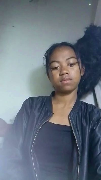Daliah02 live cam on Cam4