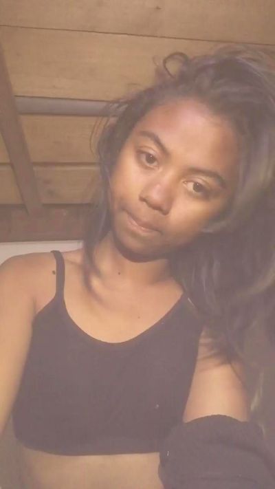 Daliah02 live cam on Cam4