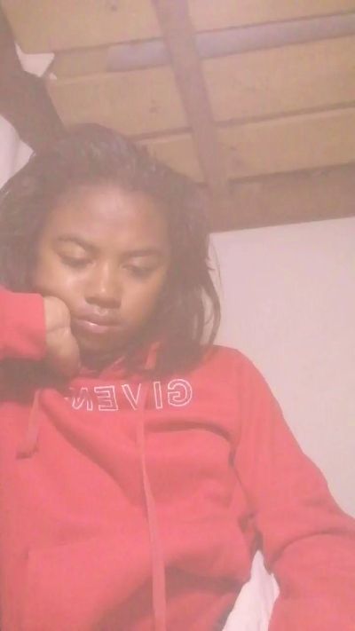 Daliah02 live cam on Cam4