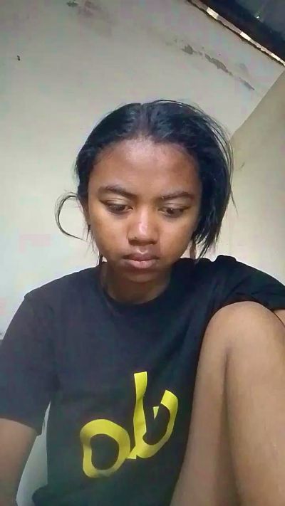 Daliah02 live cam on Cam4