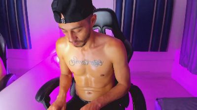 Damiam_23 live cam on Cam4