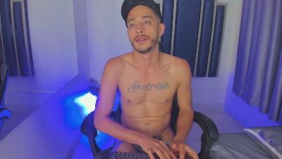 Damiam_23 live cam on Cam4