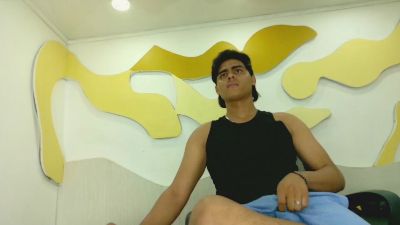 DamianFrostt live cam on Cam4