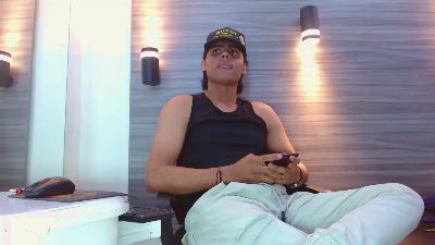 DamianFrostt live cam on Cam4
