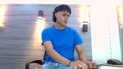 DamianFrostt live cam on Cam4