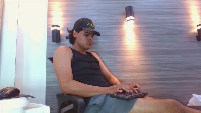 DamianFrostt live cam on Cam4