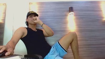 DamianFrostt live cam on Cam4