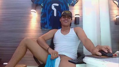 DamianFrostt live cam on Cam4