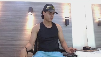 DamianFrostt live cam on Cam4