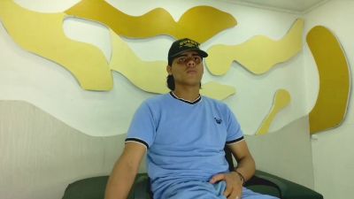 DamianFrostt live cam on Cam4
