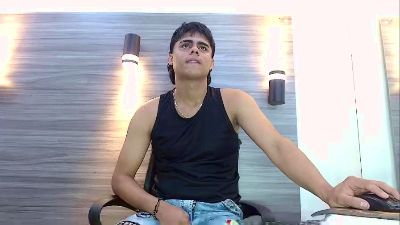 DamianFrostt live cam on Cam4
