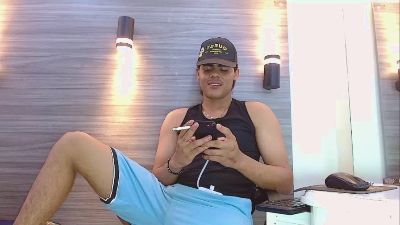 DamianFrostt live cam on Cam4