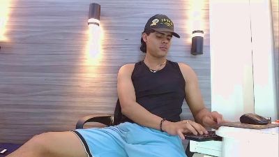 DamianFrostt live cam on Cam4