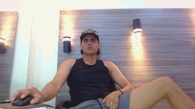 DamianFrostt live cam on Cam4