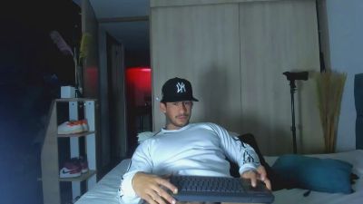 Dammianmiller live cam on Cam4