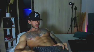 Dammianmiller live cam on Cam4