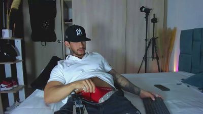 Dammianmiller live cam on Cam4