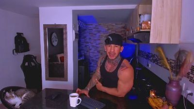 Dammianmiller live cam on Cam4