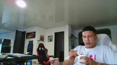 Damyan_2003 live cam on Cam4