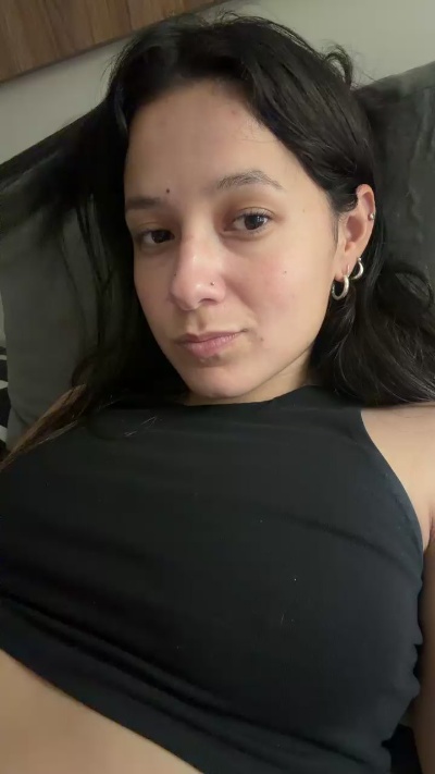 Dancebymyself live cam on Cam4