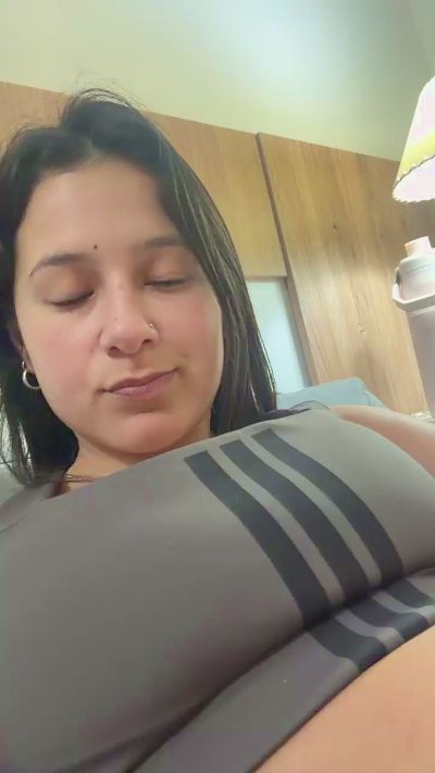 Dancebymyself live cam on Cam4