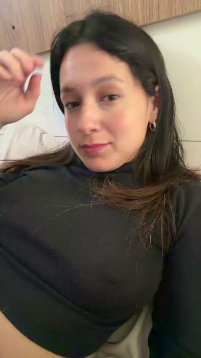 Dancebymyself live cam on Cam4