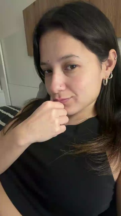 Dancebymyself live cam on Cam4