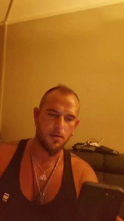 Dani4490 live cam on Cam4