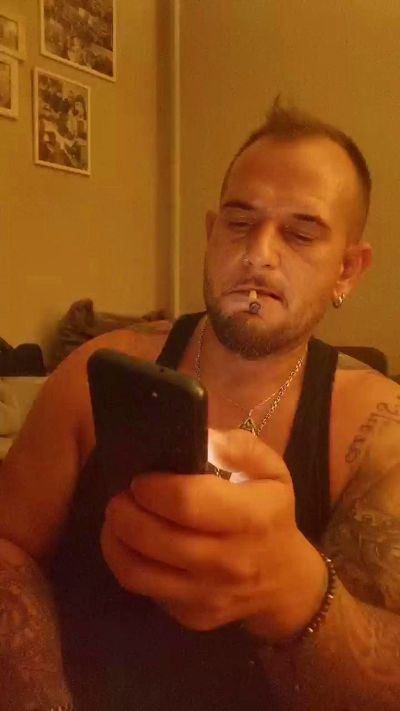Dani4490 live cam on Cam4